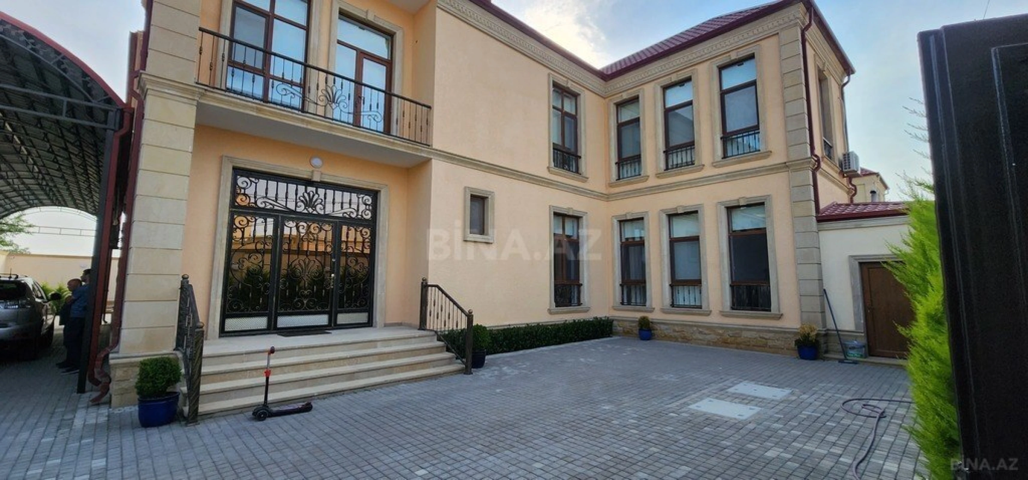 Kirayə verilir 6 otaqlı həyət evi 350 m²
