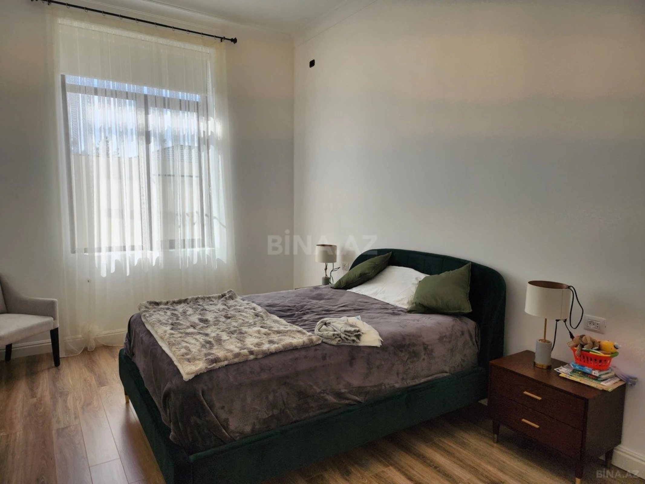 Kirayə verilir 4 otaqlı həyət evi 240 m²
