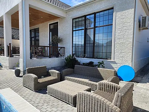 Kirayə verilir 4 otaqlı həyət evi 240 m²