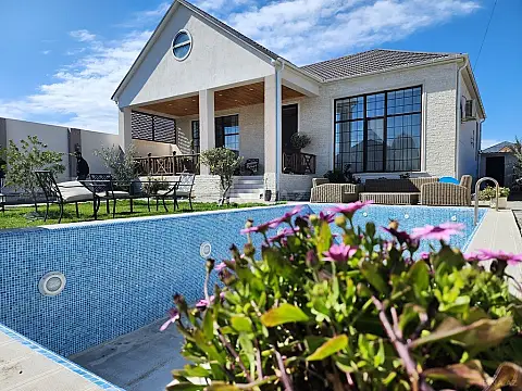 Kirayə verilir 4 otaqlı həyət evi 240 m²