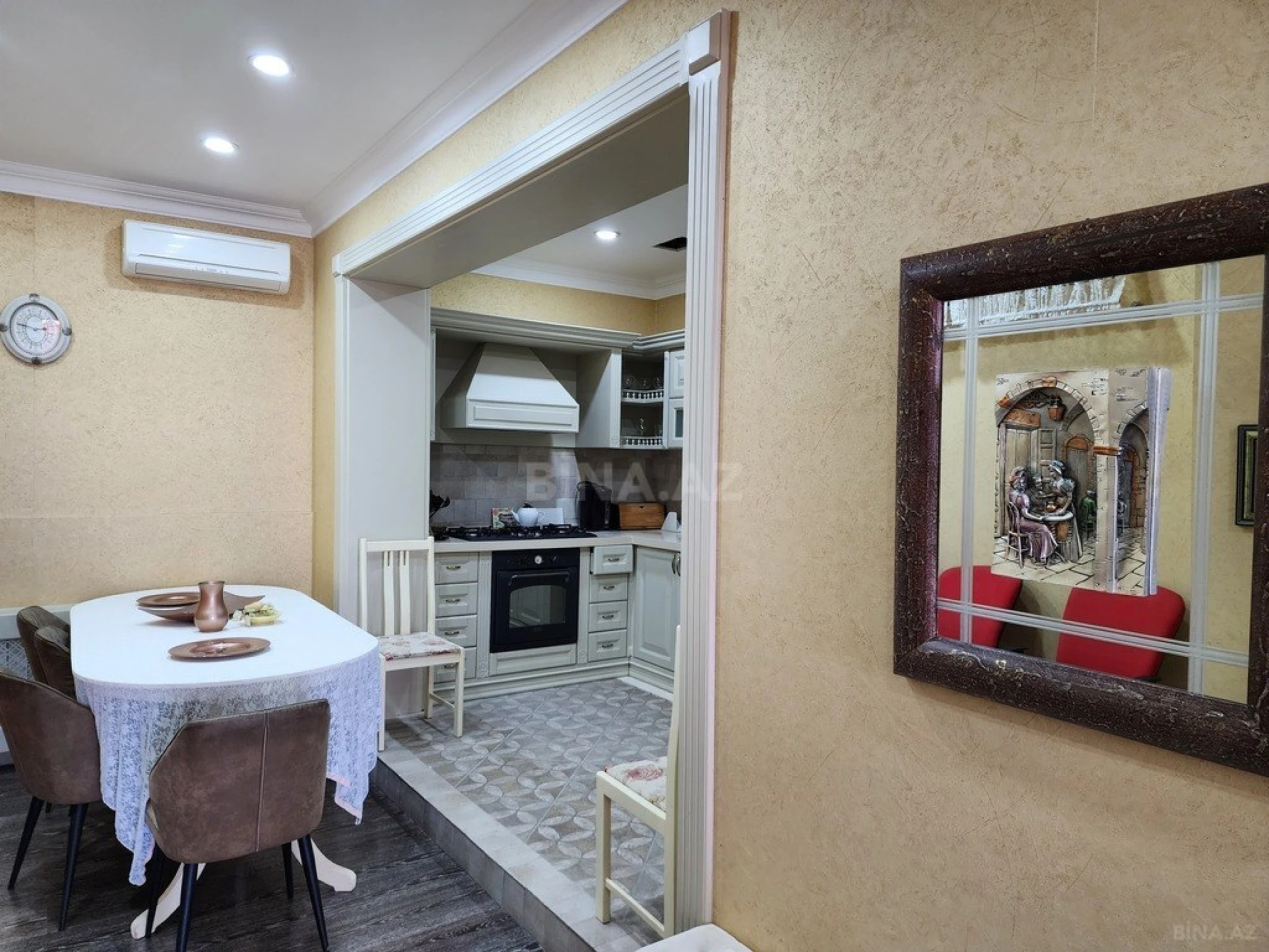 Kirayə verilir 8 otaqlı həyət evi 500 m²