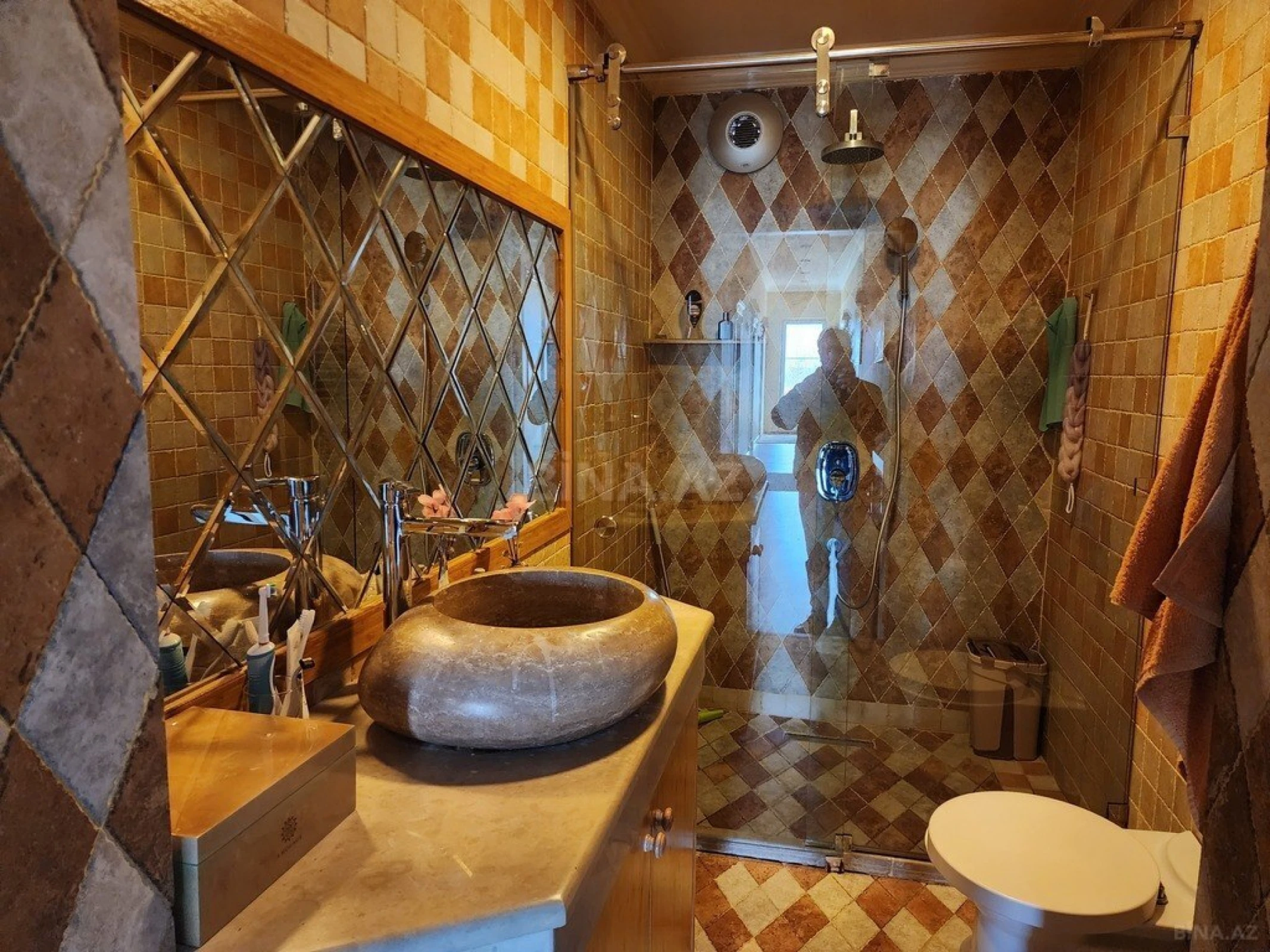 Kirayə verilir 8 otaqlı həyət evi 500 m²