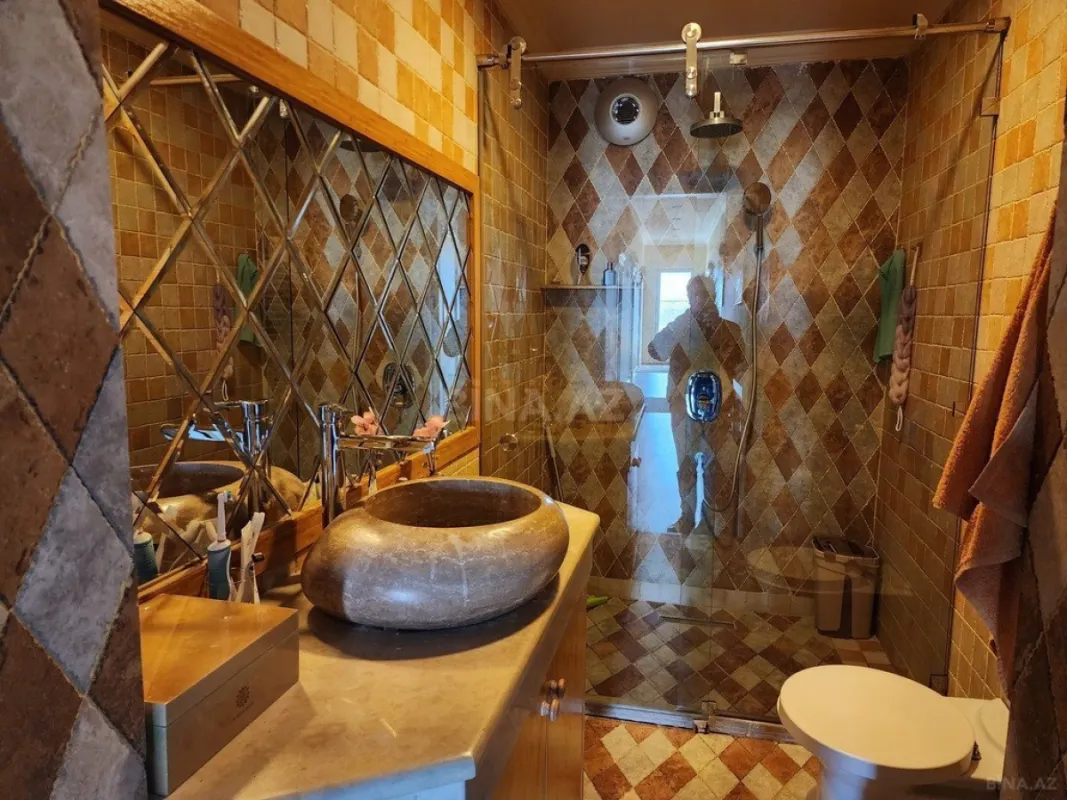 Kirayə verilir 8 otaqlı həyət evi 500 m²