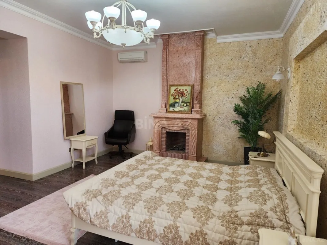 Kirayə verilir 8 otaqlı həyət evi 500 m²