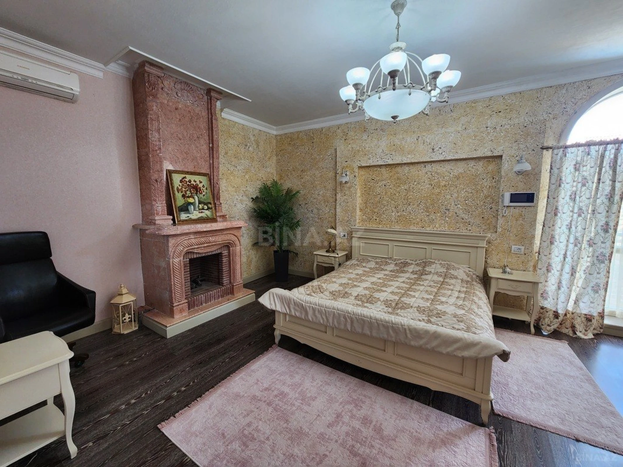 Kirayə verilir 8 otaqlı həyət evi 500 m²