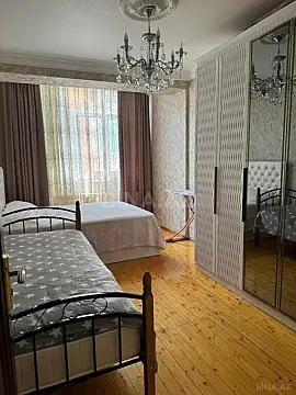Satılır 2 otaqlı mənzil 80 m²