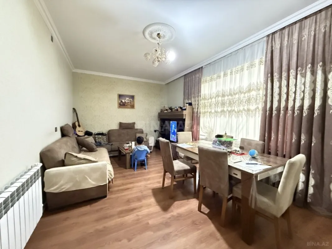 Satılır 4 otaqlı həyət evi 245 m²
