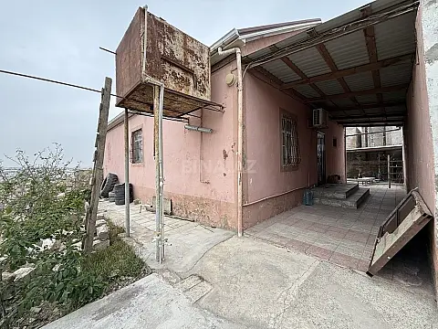 Satılır 4 otaqlı həyət evi 245 m²