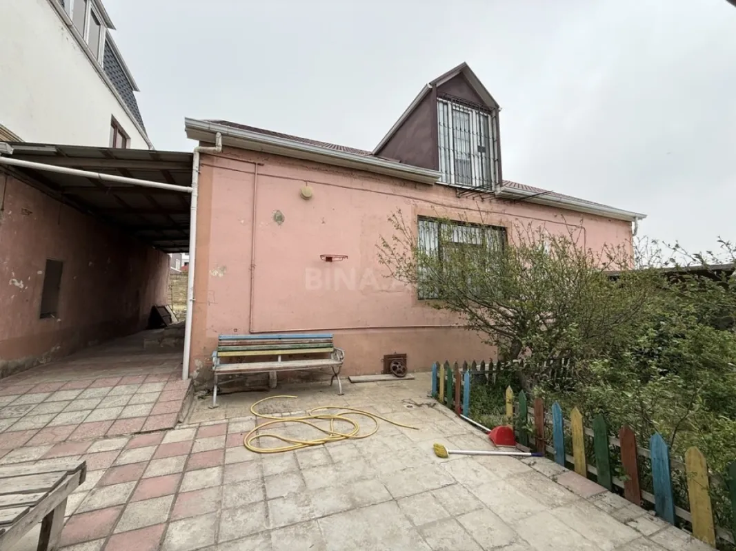 Satılır 4 otaqlı həyət evi 245 m²