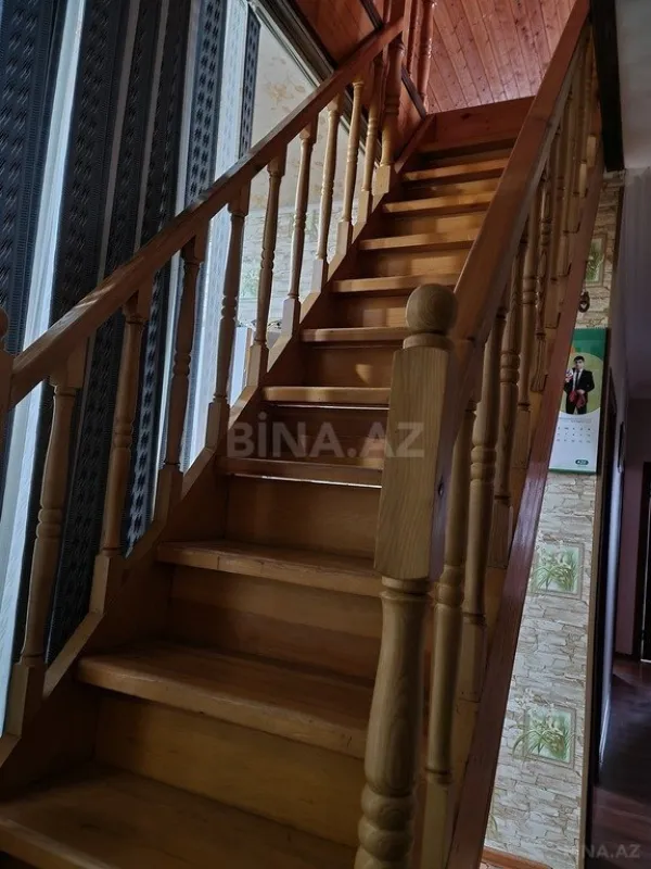 Satılır 4 otaqlı həyət evi 245 m²