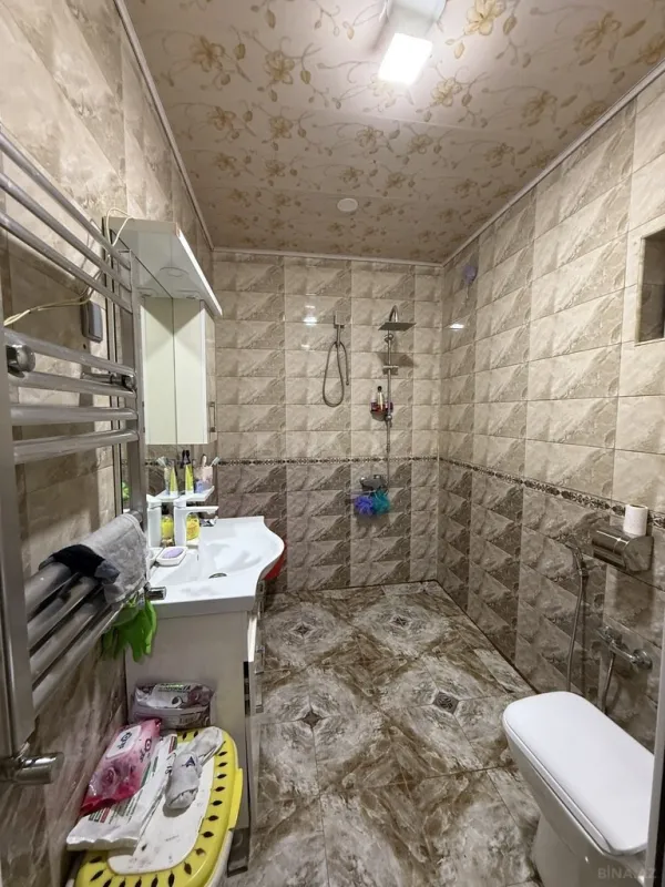 Satılır 4 otaqlı həyət evi 245 m²