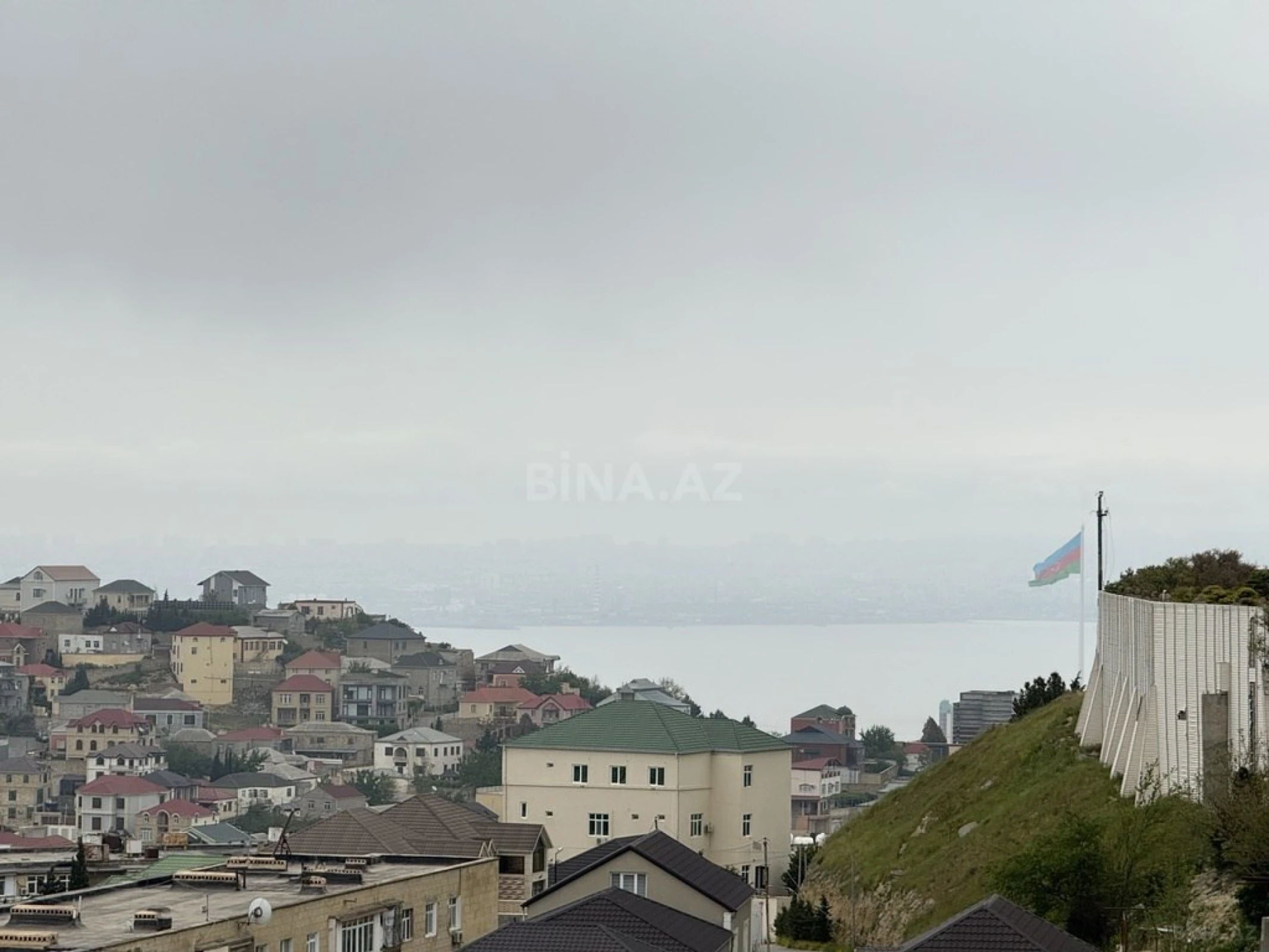 Satılır 4 otaqlı həyət evi 245 m²