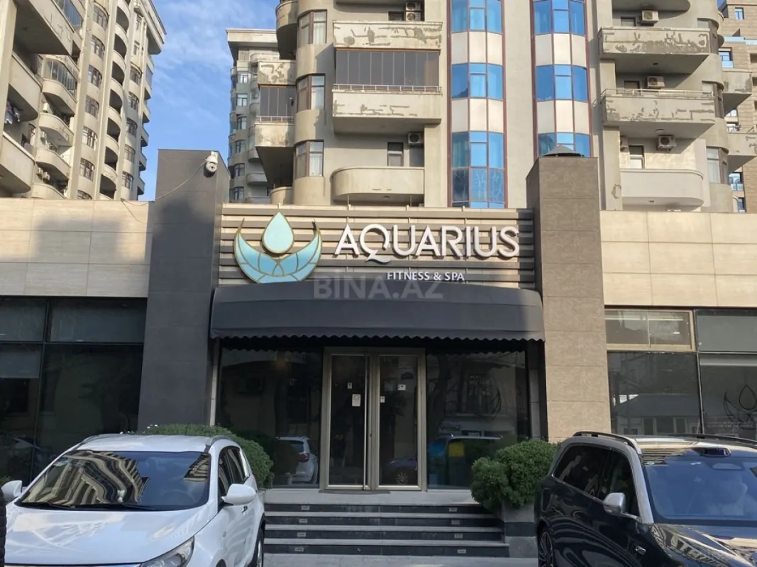 Satılır 4 otaqlı mənzil 175 m²