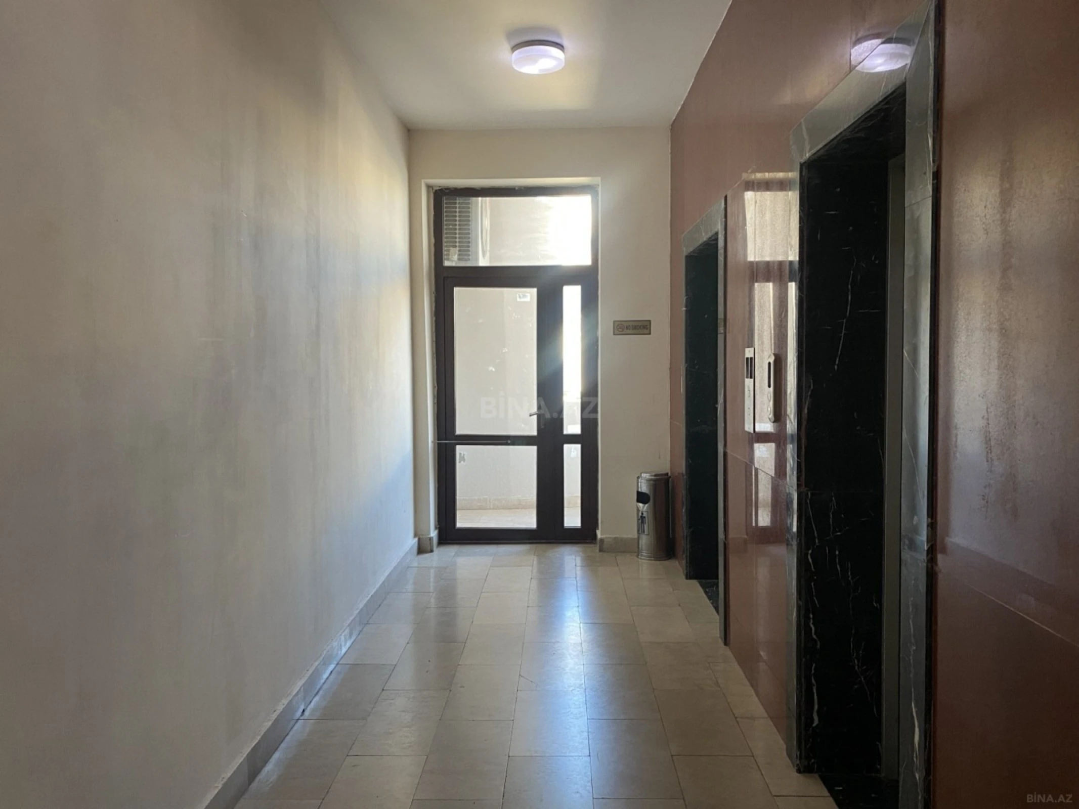 Satılır 4 otaqlı mənzil 175 m²