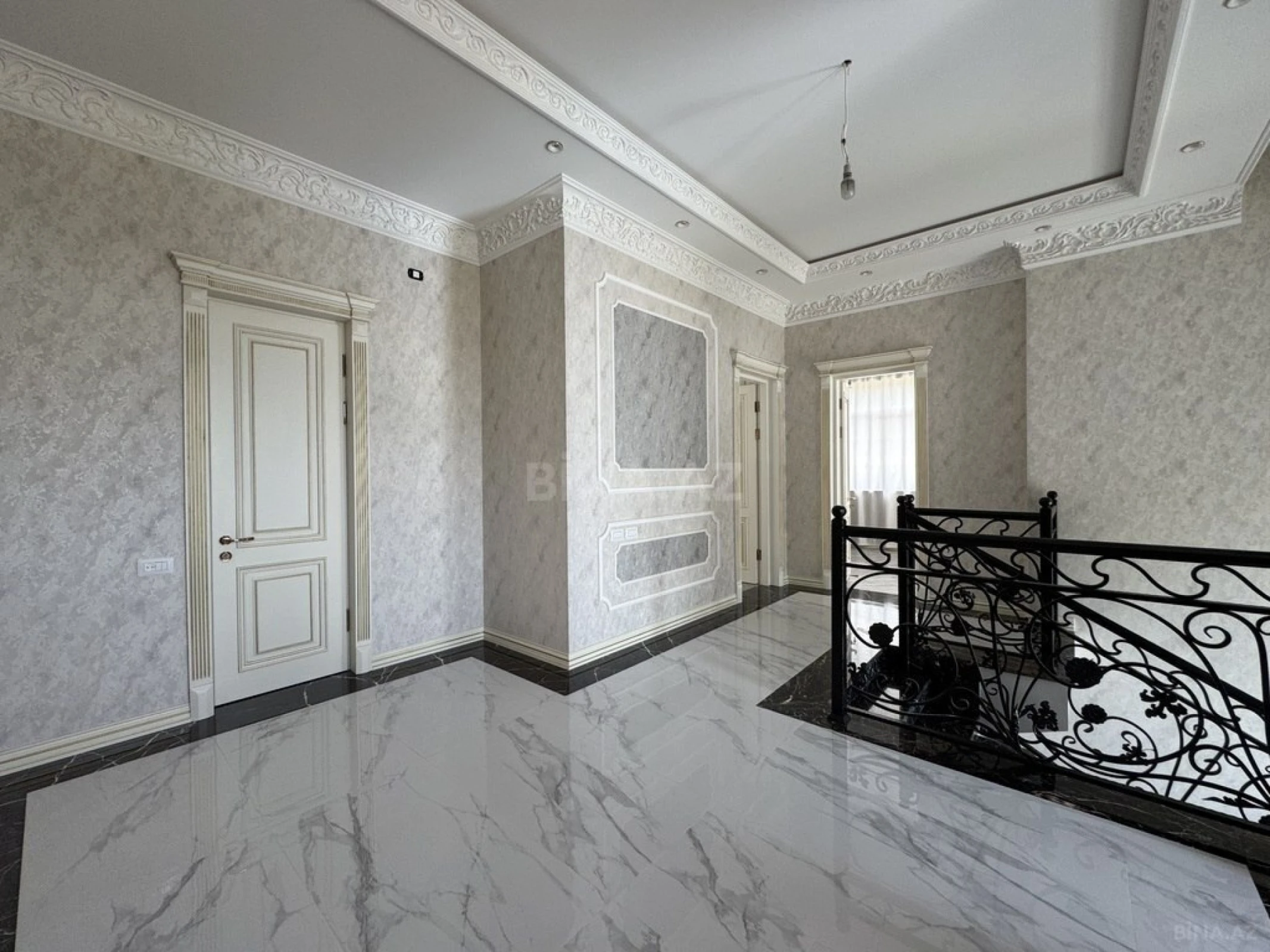 Satılır 5 otaqlı həyət evi 400 m²