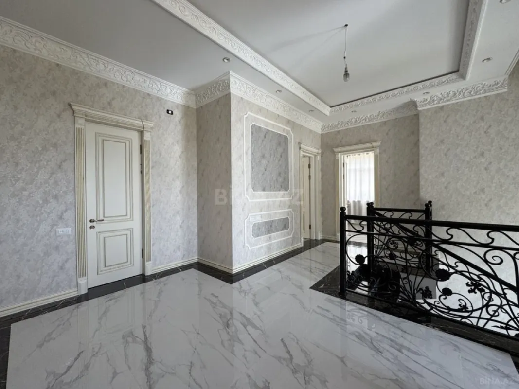 Satılır 5 otaqlı həyət evi 400 m²