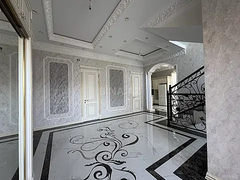 Satılır 5 otaqlı həyət evi 400 m²