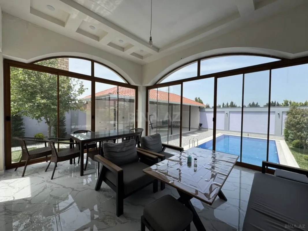 Satılır 5 otaqlı həyət evi 400 m²