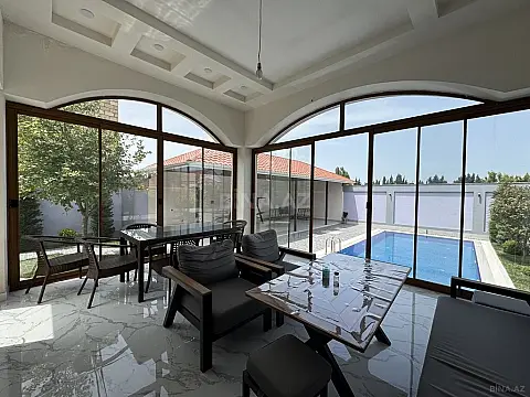 Satılır 5 otaqlı həyət evi 400 m²