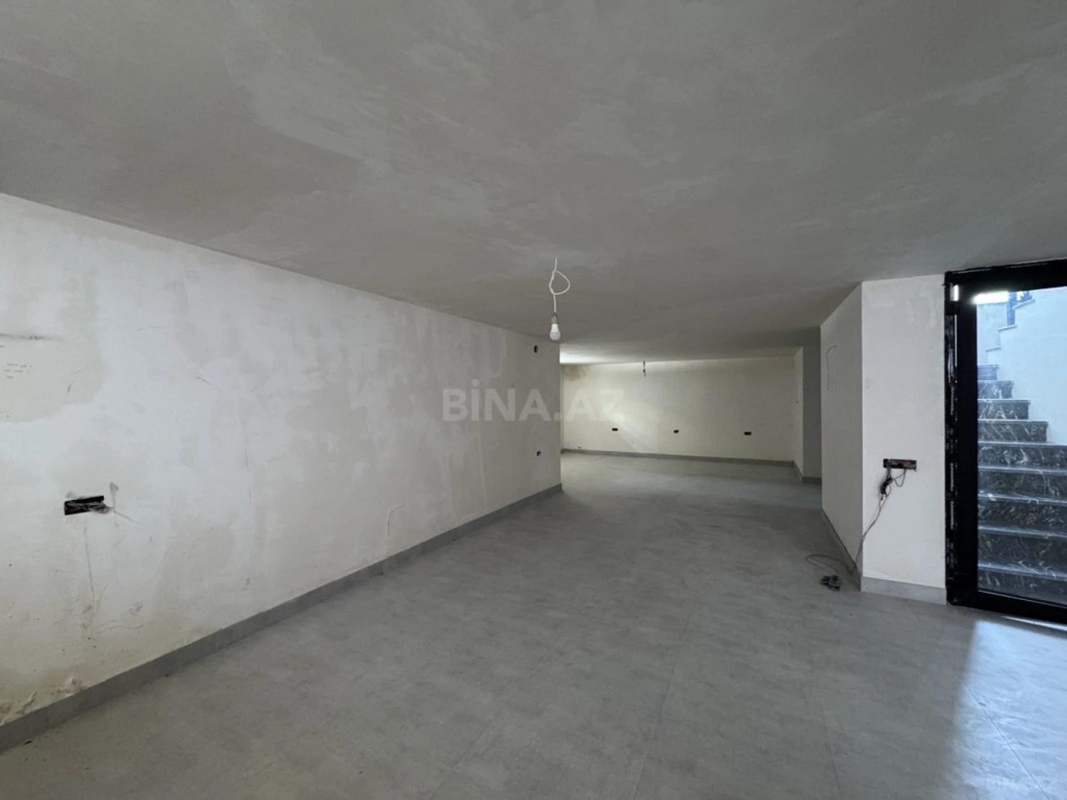 Satılır 5 otaqlı həyət evi 400 m²