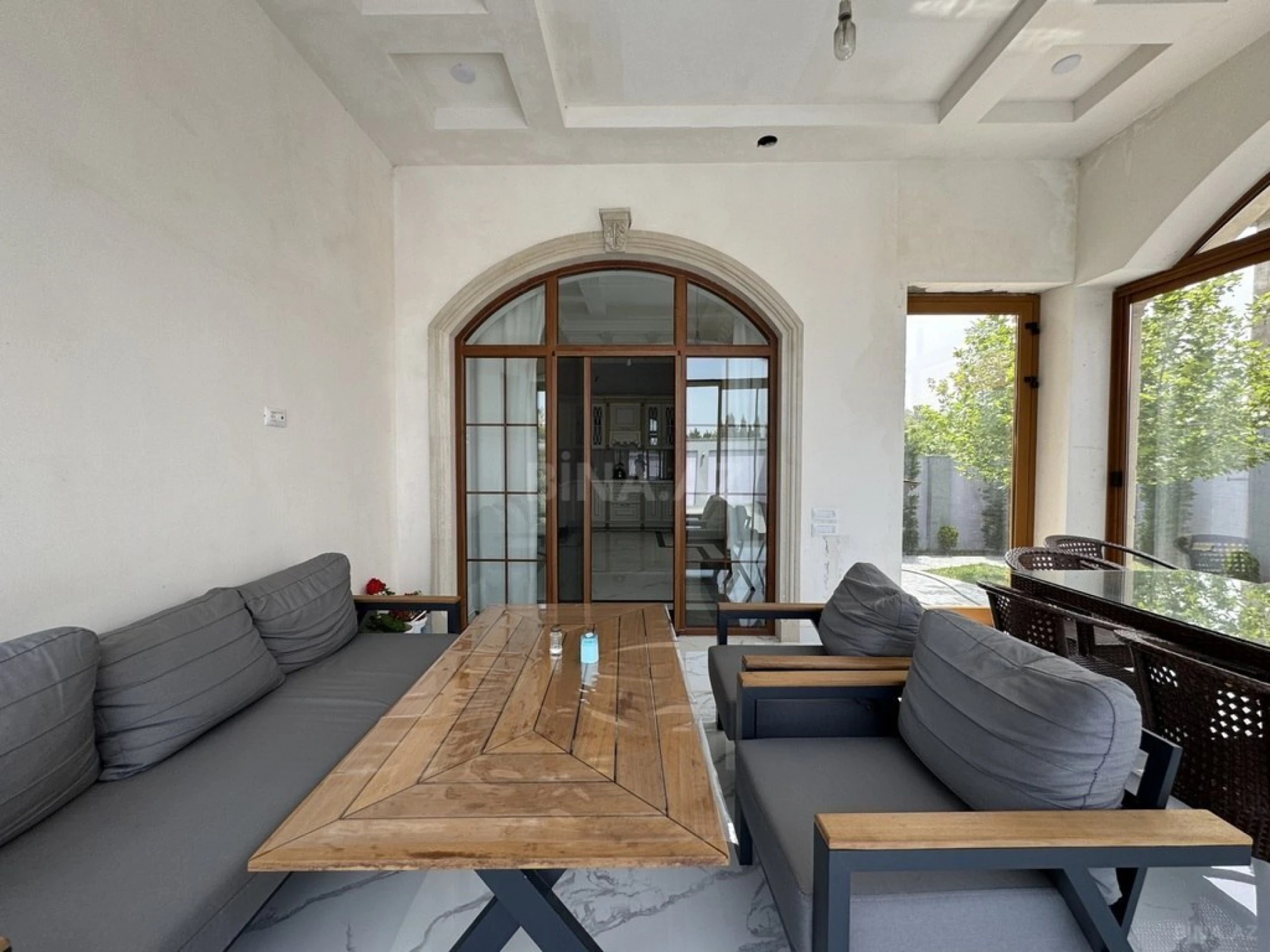 Satılır 5 otaqlı həyət evi 400 m²