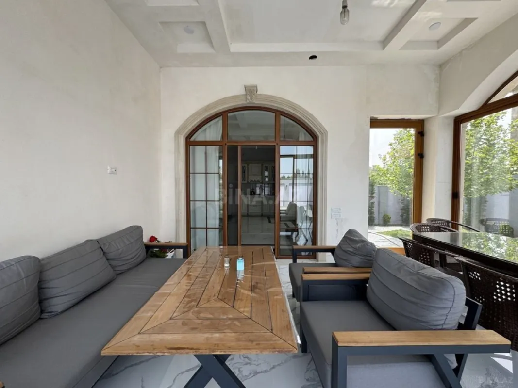 Satılır 5 otaqlı həyət evi 400 m²