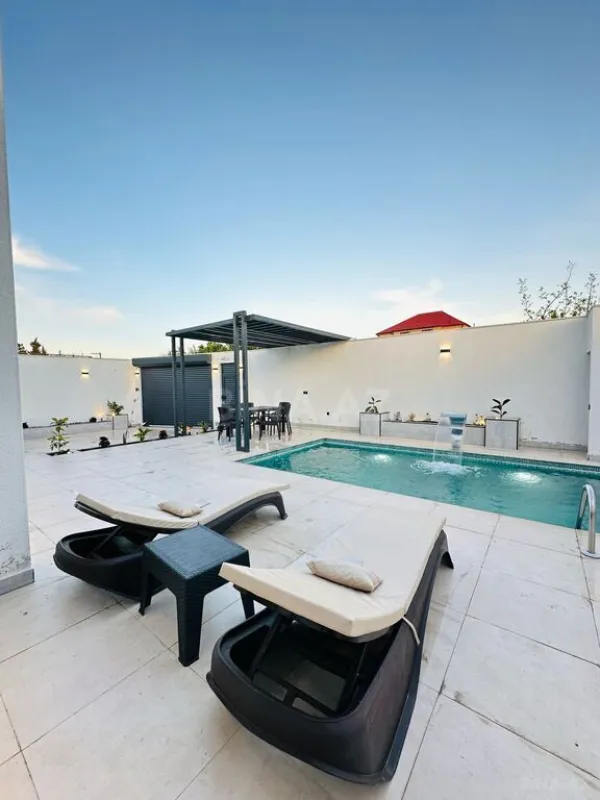 Kirayə verilir 5 otaqlı həyət evi 350 m²