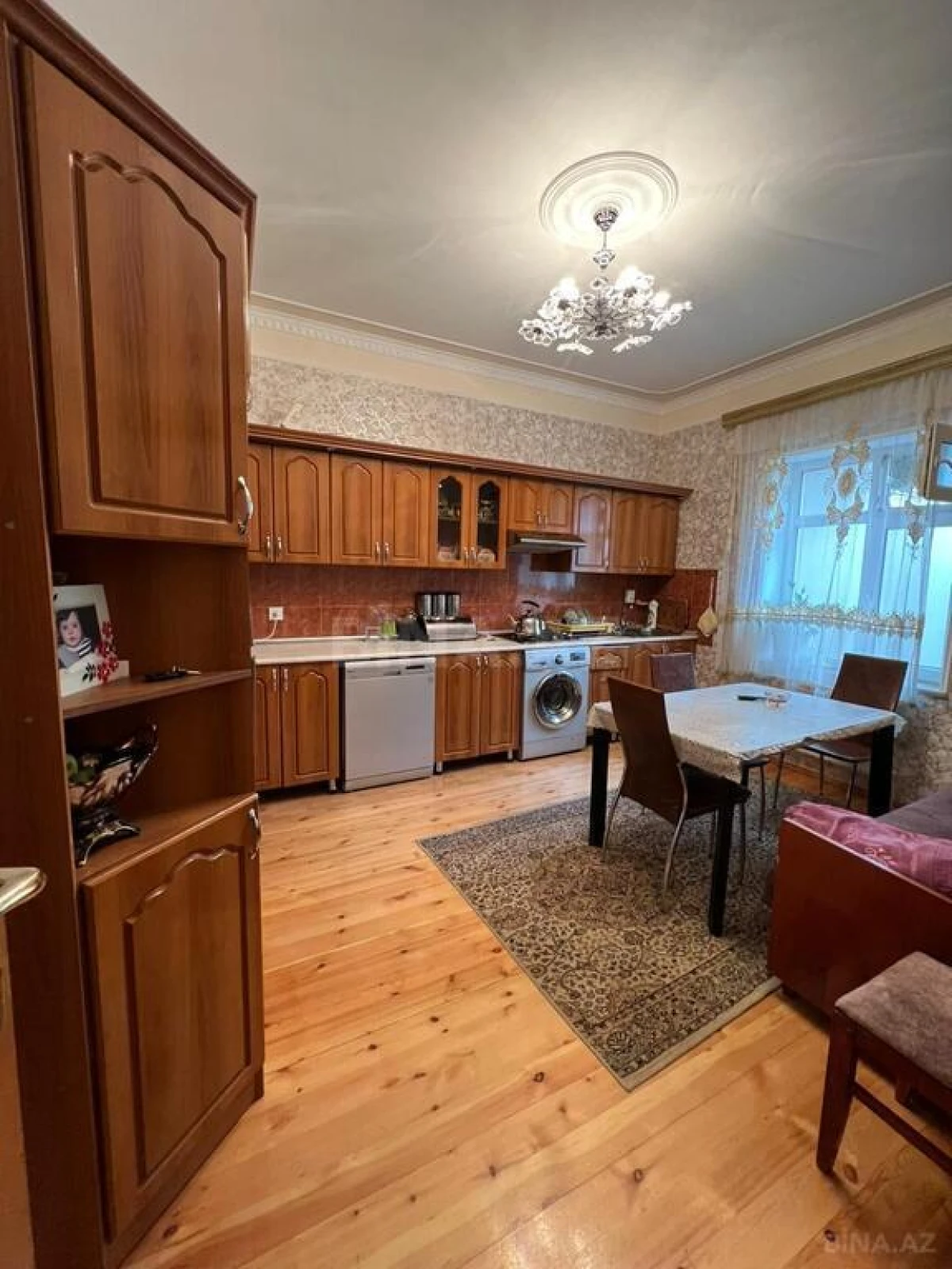 Satılır 9 otaqlı həyət evi 520 m²