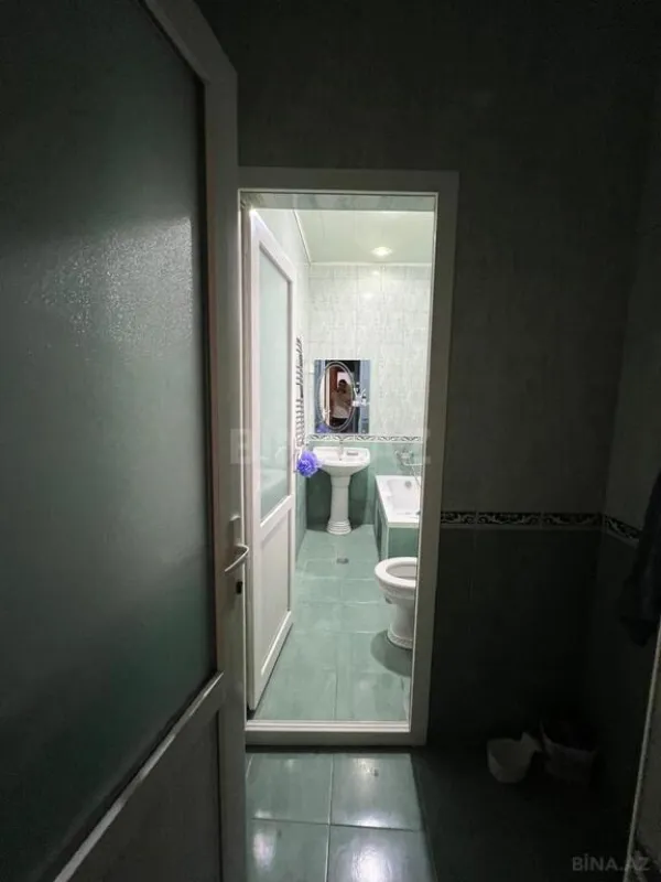 Satılır 9 otaqlı həyət evi 520 m²