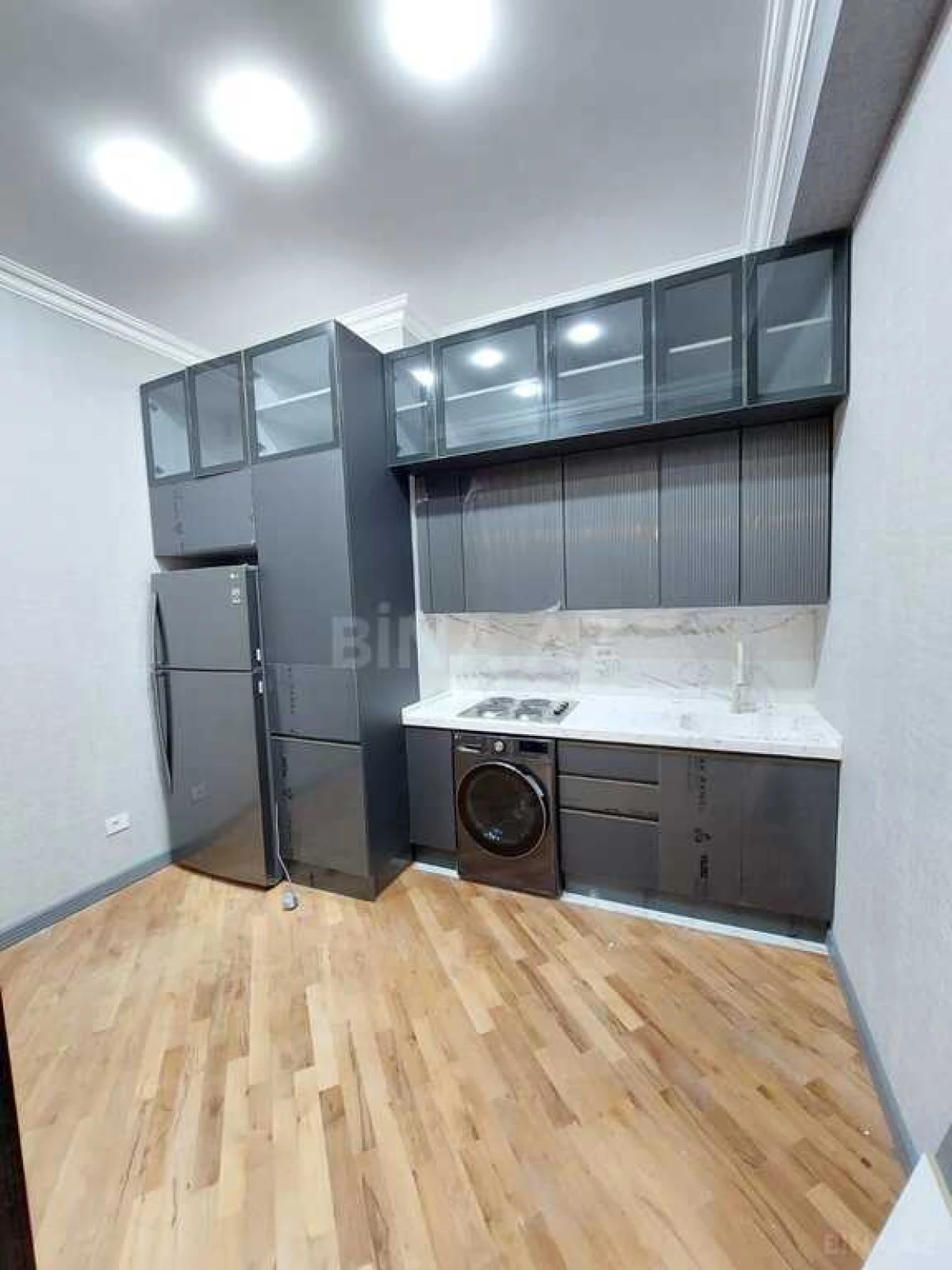 Kirayə verilir 2 otaqlı mənzil 90 m²