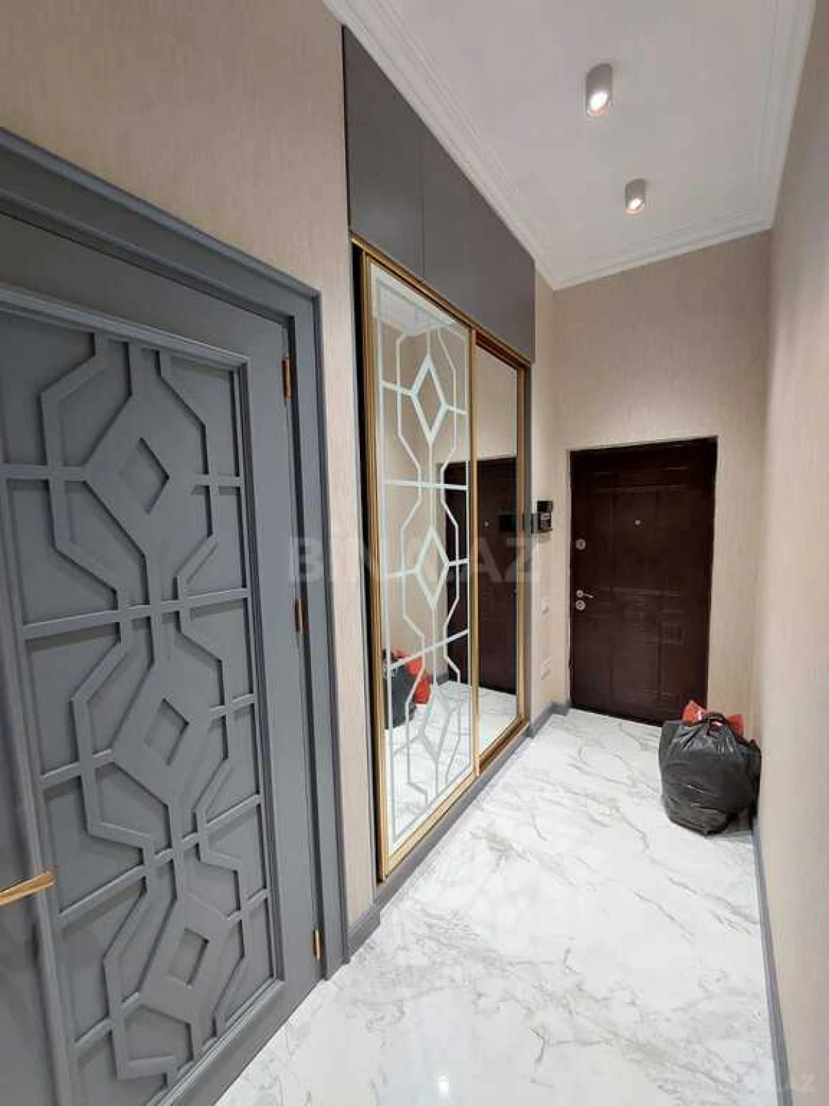 Kirayə verilir 2 otaqlı mənzil 90 m²