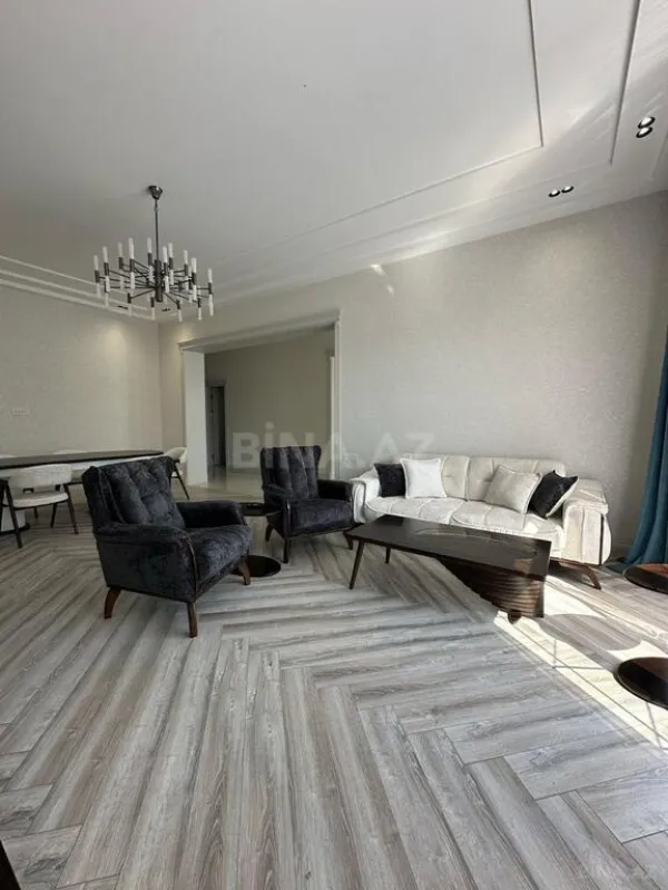 Kirayə verilir 5 otaqlı həyət evi 240 m²