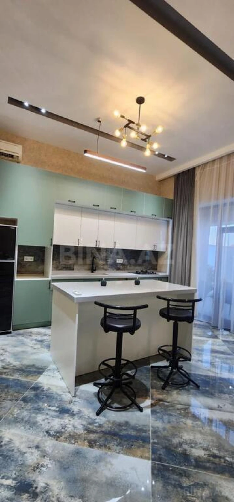 Kirayə verilir 5 otaqlı həyət evi 360 m²