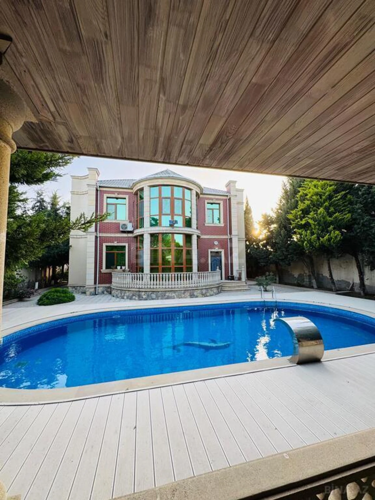 Kirayə verilir 4 otaqlı həyət evi 360 m²