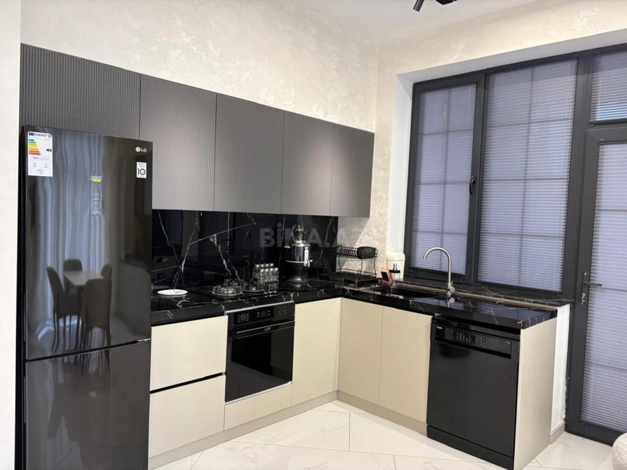 Kirayə verilir 5 otaqlı həyət evi 350 m²