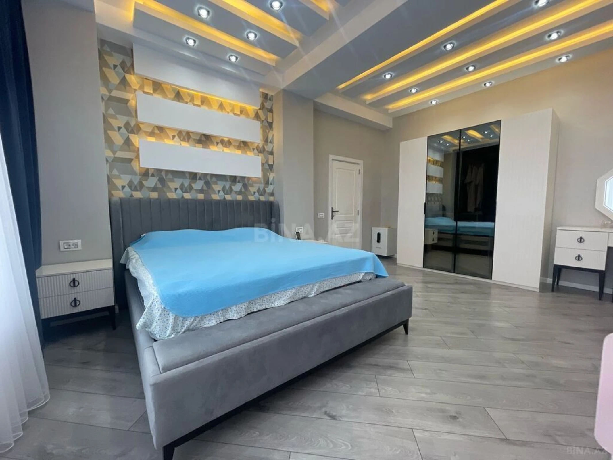 Satılır 5 otaqlı həyət evi 410 m²