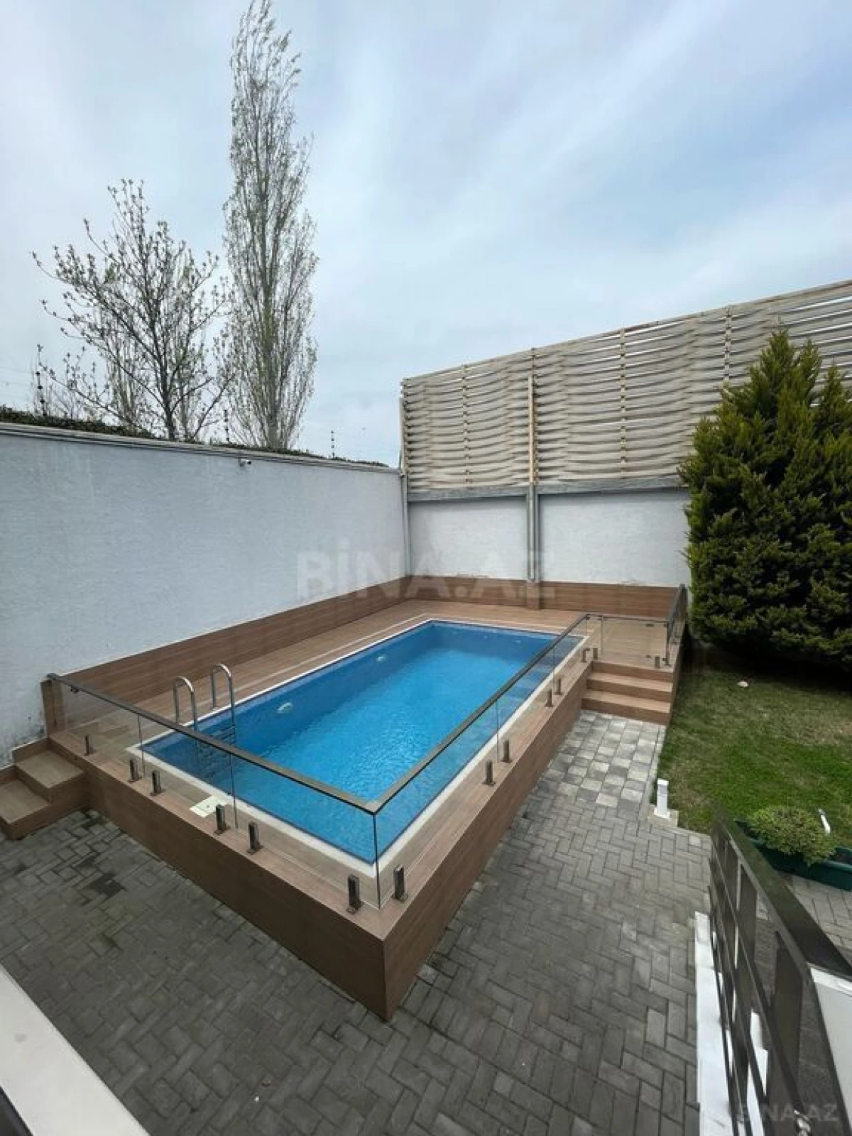 Satılır 5 otaqlı həyət evi 410 m²