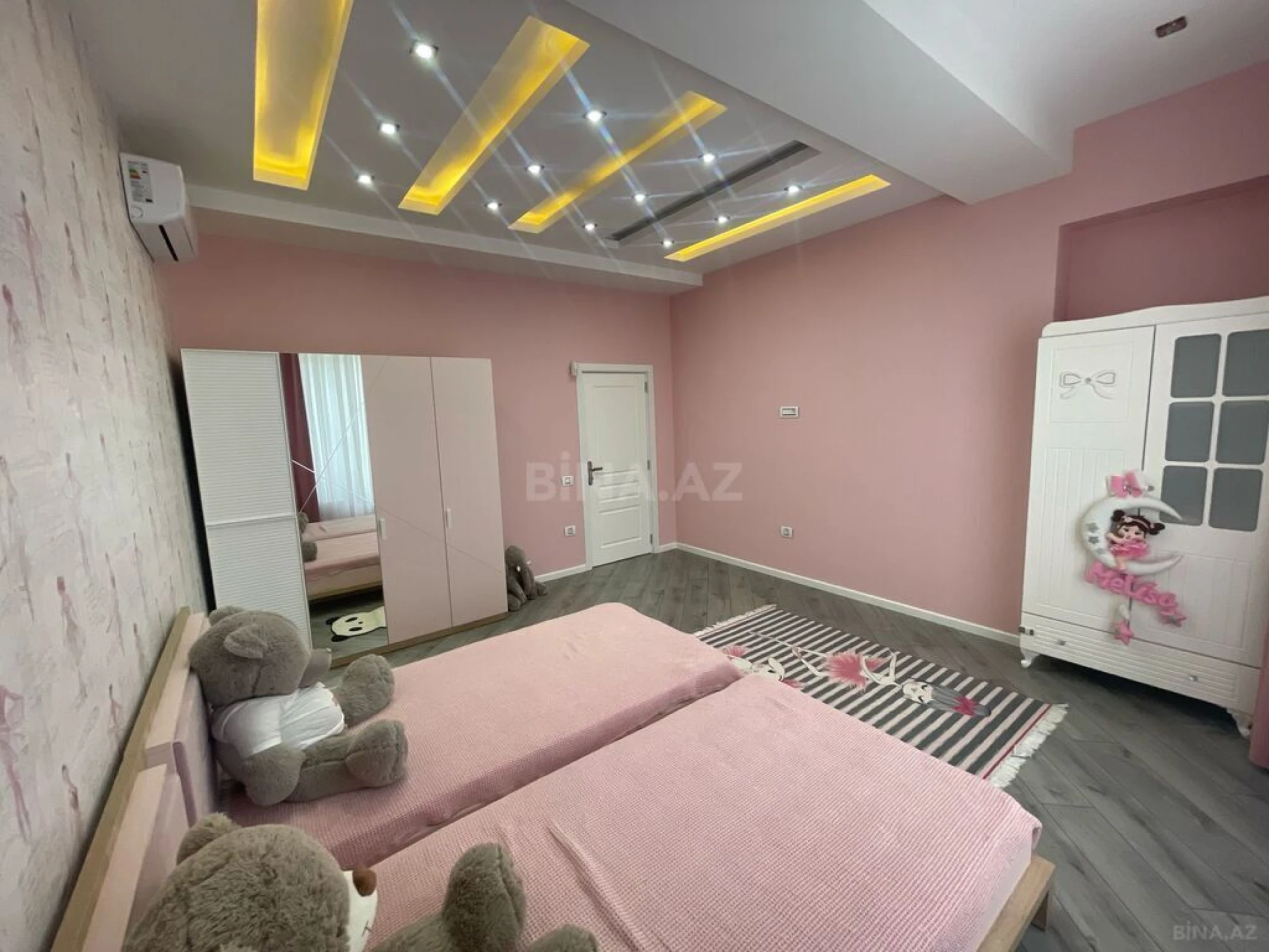 Satılır 5 otaqlı həyət evi 410 m²