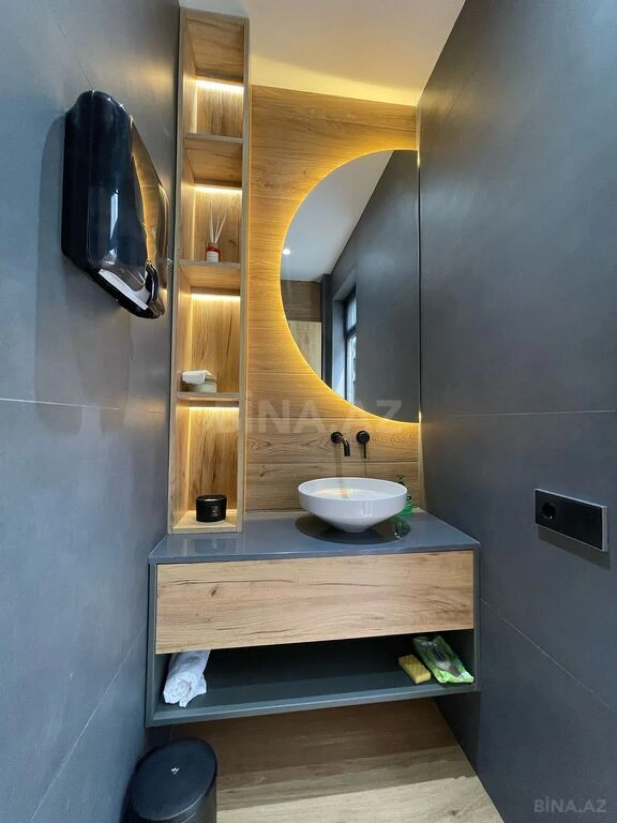 Satılır 5 otaqlı həyət evi 410 m²