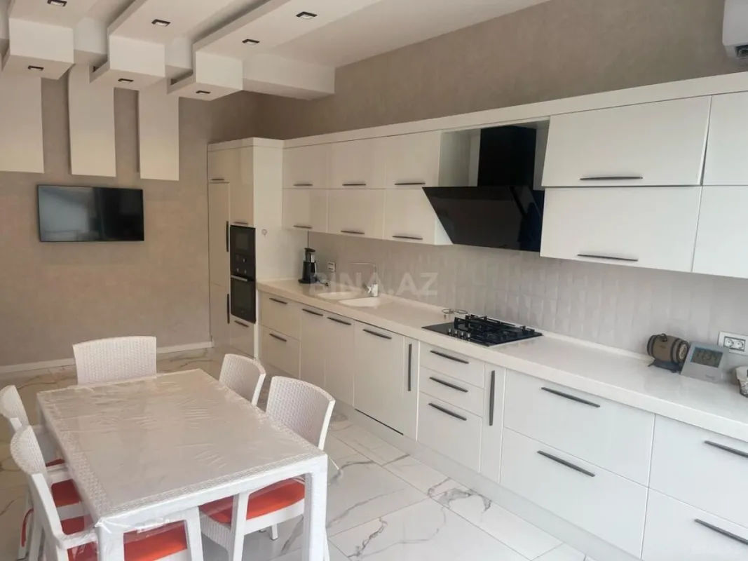 Satılır 5 otaqlı həyət evi 410 m²