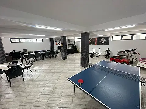 Satılır 5 otaqlı həyət evi 410 m²