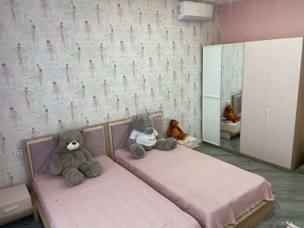 Satılır 5 otaqlı həyət evi 410 m²