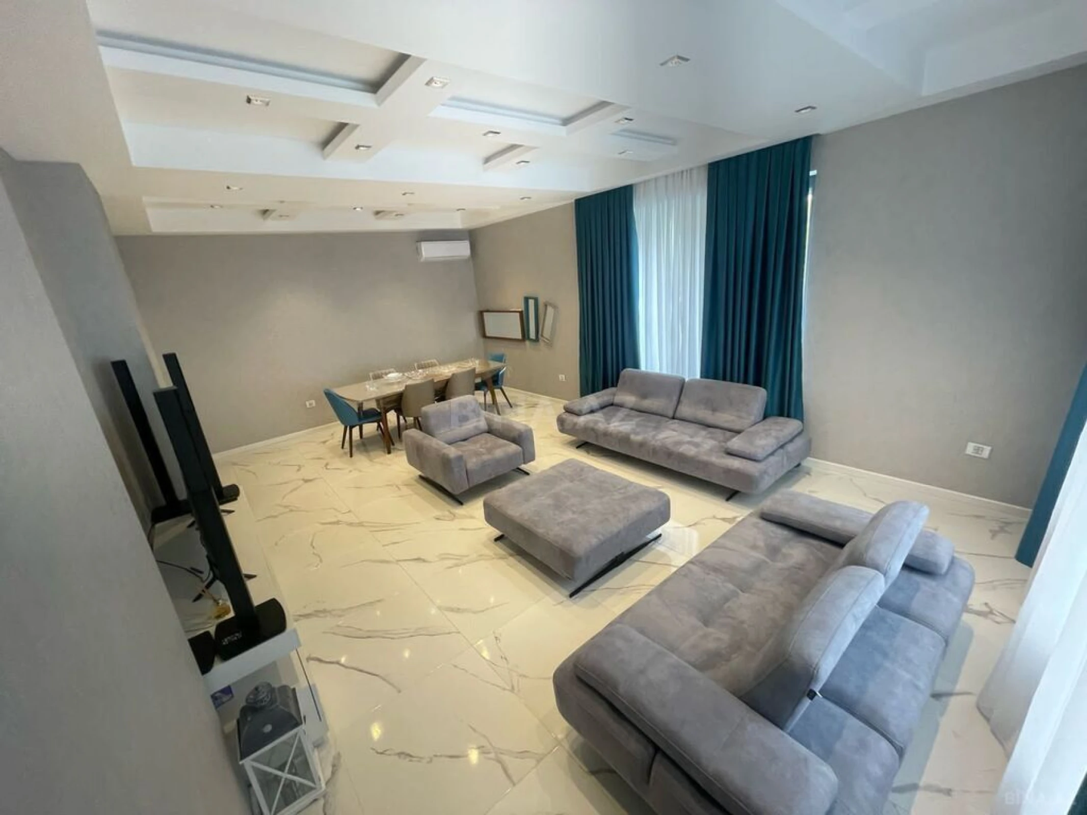 Satılır 5 otaqlı həyət evi 410 m²