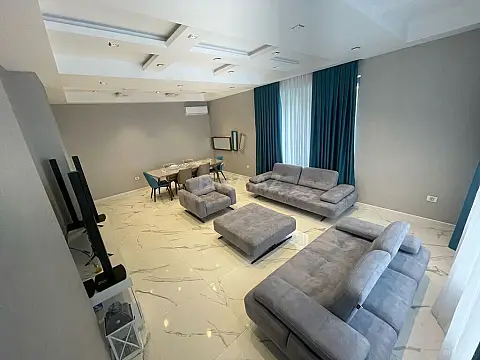 Satılır 5 otaqlı həyət evi 410 m²