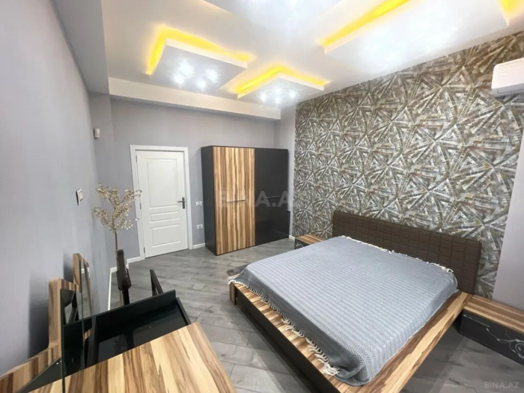 Satılır 5 otaqlı həyət evi 410 m²
