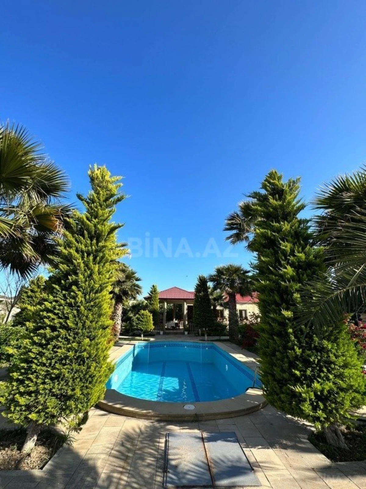 Kirayə verilir 6 otaqlı həyət evi 400 m²