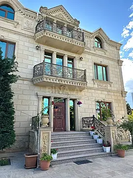 Kirayə verilir 6 otaqlı həyət evi 400 m²