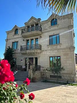 Kirayə verilir 6 otaqlı həyət evi 400 m²