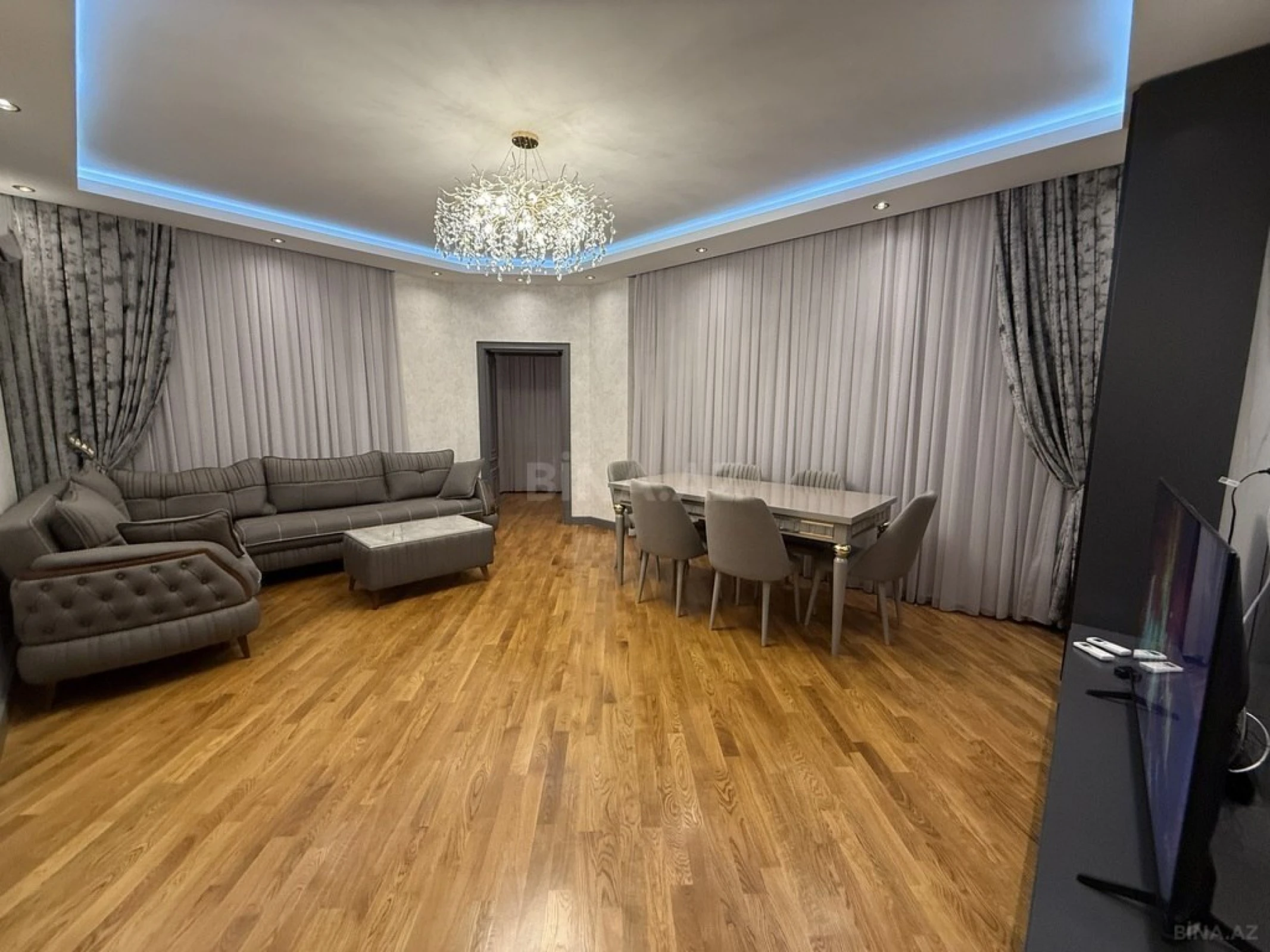 Kirayə verilir 3 otaqlı mənzil 150 m²