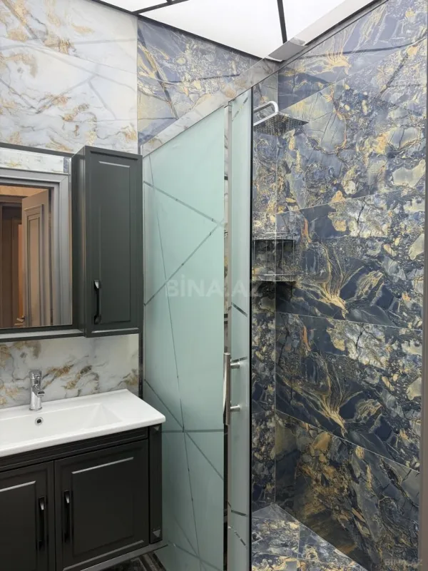 Kirayə verilir 3 otaqlı mənzil 150 m²